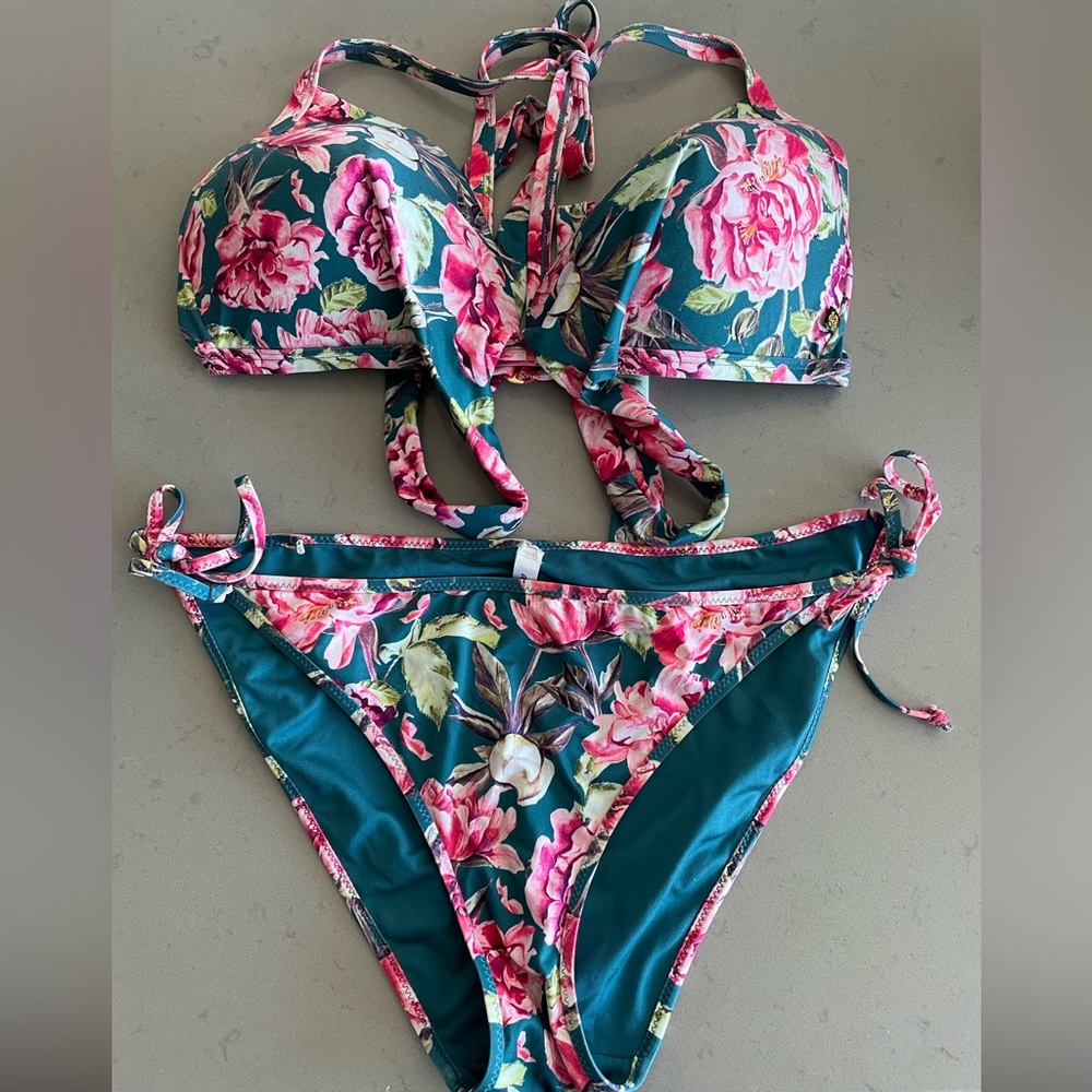 La Vie En Rose Bakini